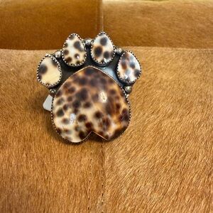 NWT Native American Sterling Silver Cowrie Shell Paw Ring Size 8.5